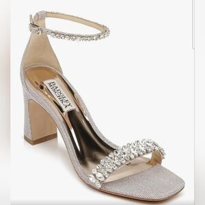 NEW Badgley Mischka Harriett Glittering Silver Block Heels - Size 8.5